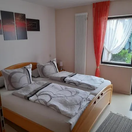 B&B Pension Winzerhaus Zell-Mosel Exterior photo
