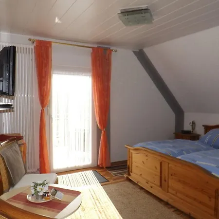 B&B Pension Winzerhaus Zell-Mosel Exterior photo